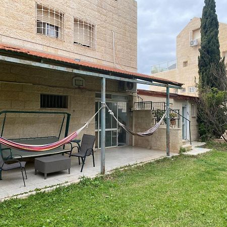Апартаменти דירת גן מרווחת במיקום מעולה עם נטפליקס חינמי Ma'ale Adumim Екстер'єр фото