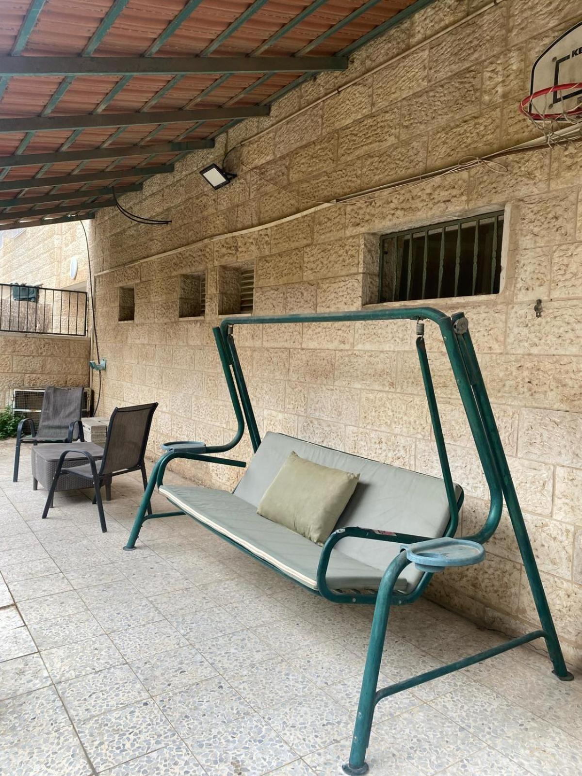 Апартаменти דירת גן מרווחת במיקום מעולה עם נטפליקס חינמי Ma'ale Adumim Екстер'єр фото