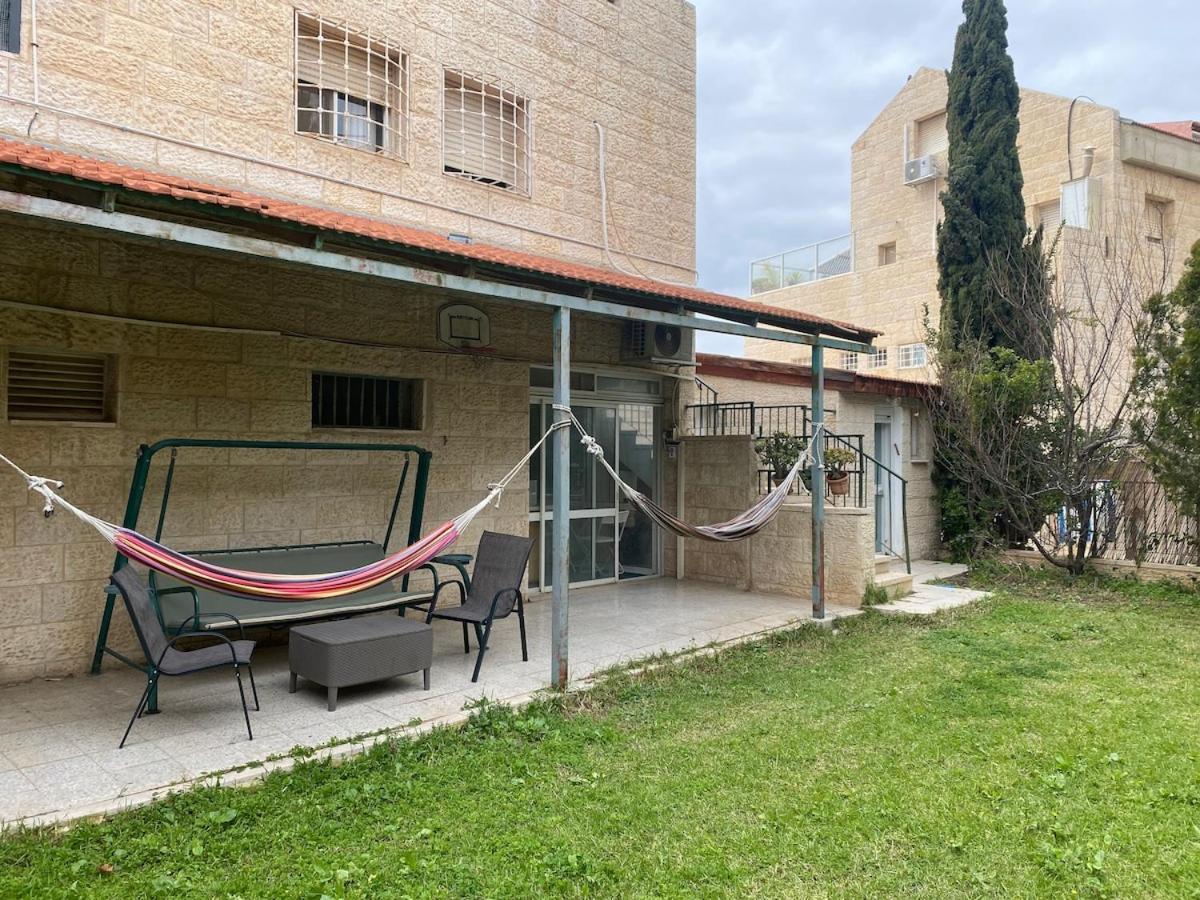 Апартаменти דירת גן מרווחת במיקום מעולה עם נטפליקס חינמי Ma'ale Adumim Екстер'єр фото